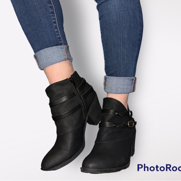 Blowfish black ankle booties size 7 - Picture 1 of 8